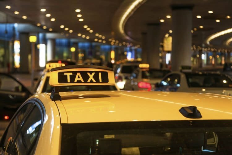 تطبيقات تاكسي في الكويت